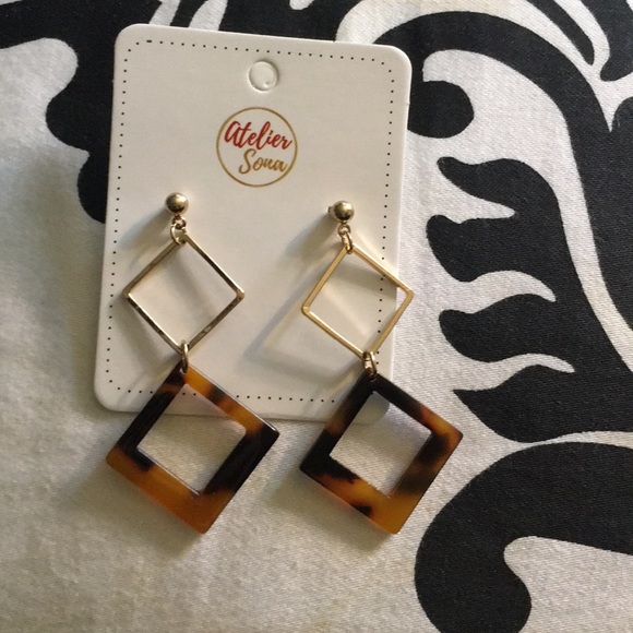 Acrylic tortoise shell drop earrings - Picture 2 of 2